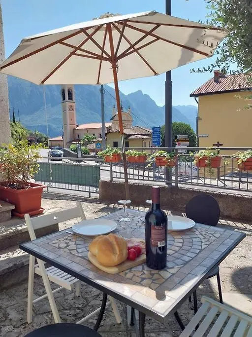 Apartament Casa Elly Riva di Solto