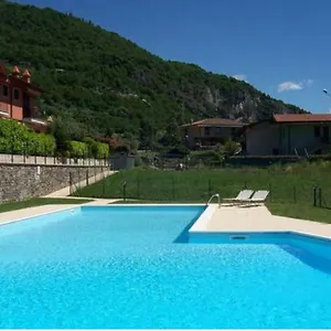  Appartement Irina's House With View On Like And Swimming Pool